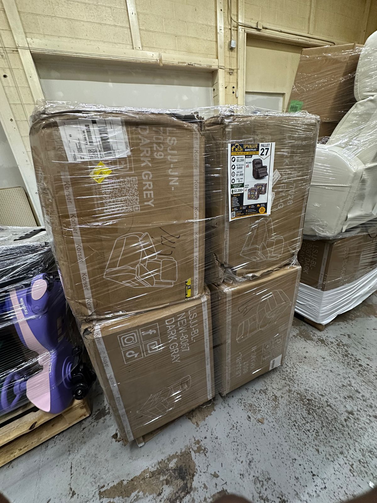 Wholesale Pallet of Recliners and Boxes