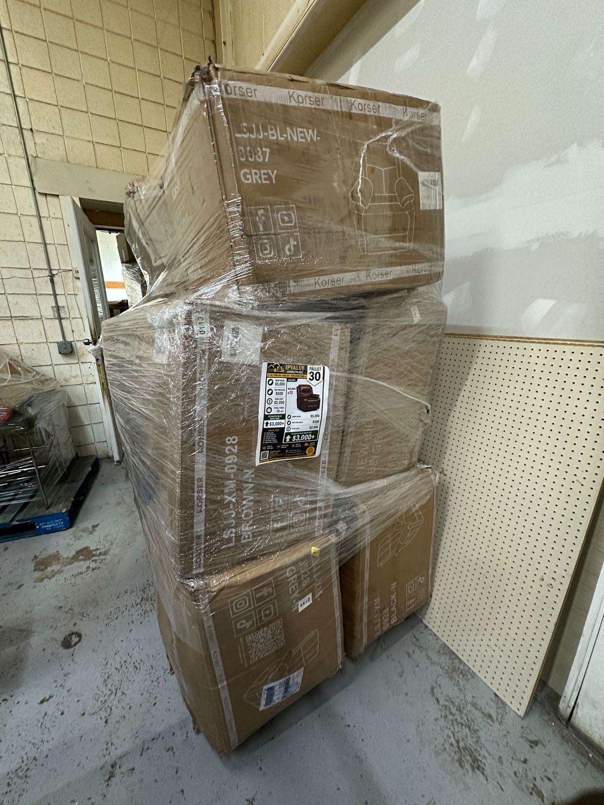 Wholesale Pallet of Recliners 10x