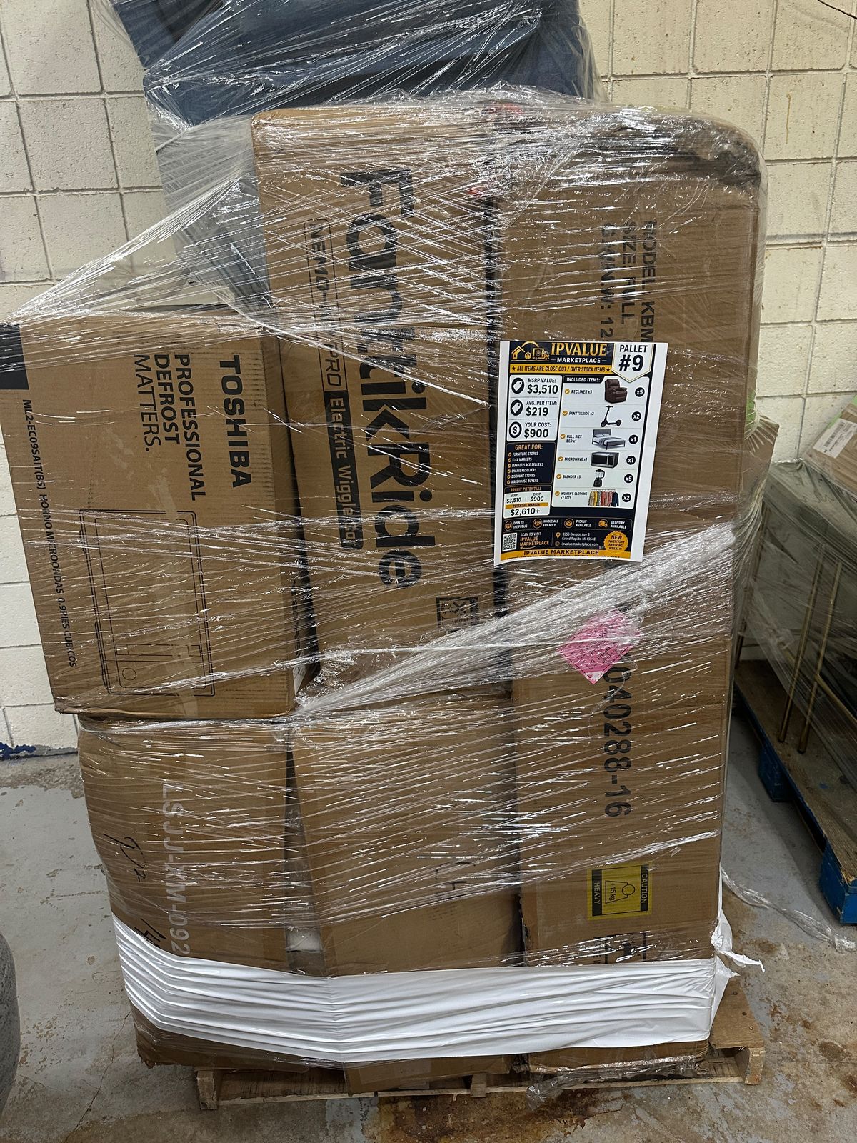 Closeout Overstock Pallet with Recliners and Appliances