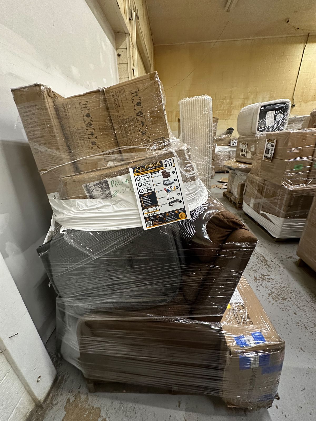 Mixed Merchandise Pallet with Recliners